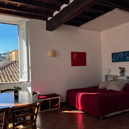 Lägenhet Finestre Sul Tevere